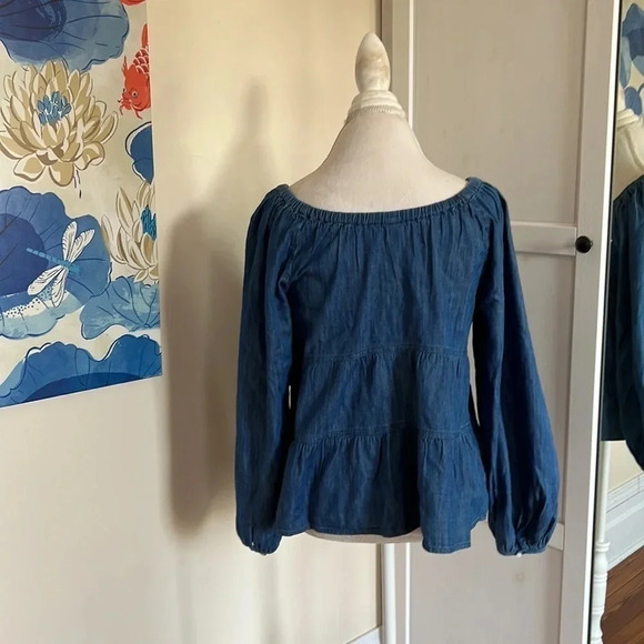 Old Navy Denim Long Sleeve Top with Elasticized Shoulders - NWT - Size M - Picture 9 of 12